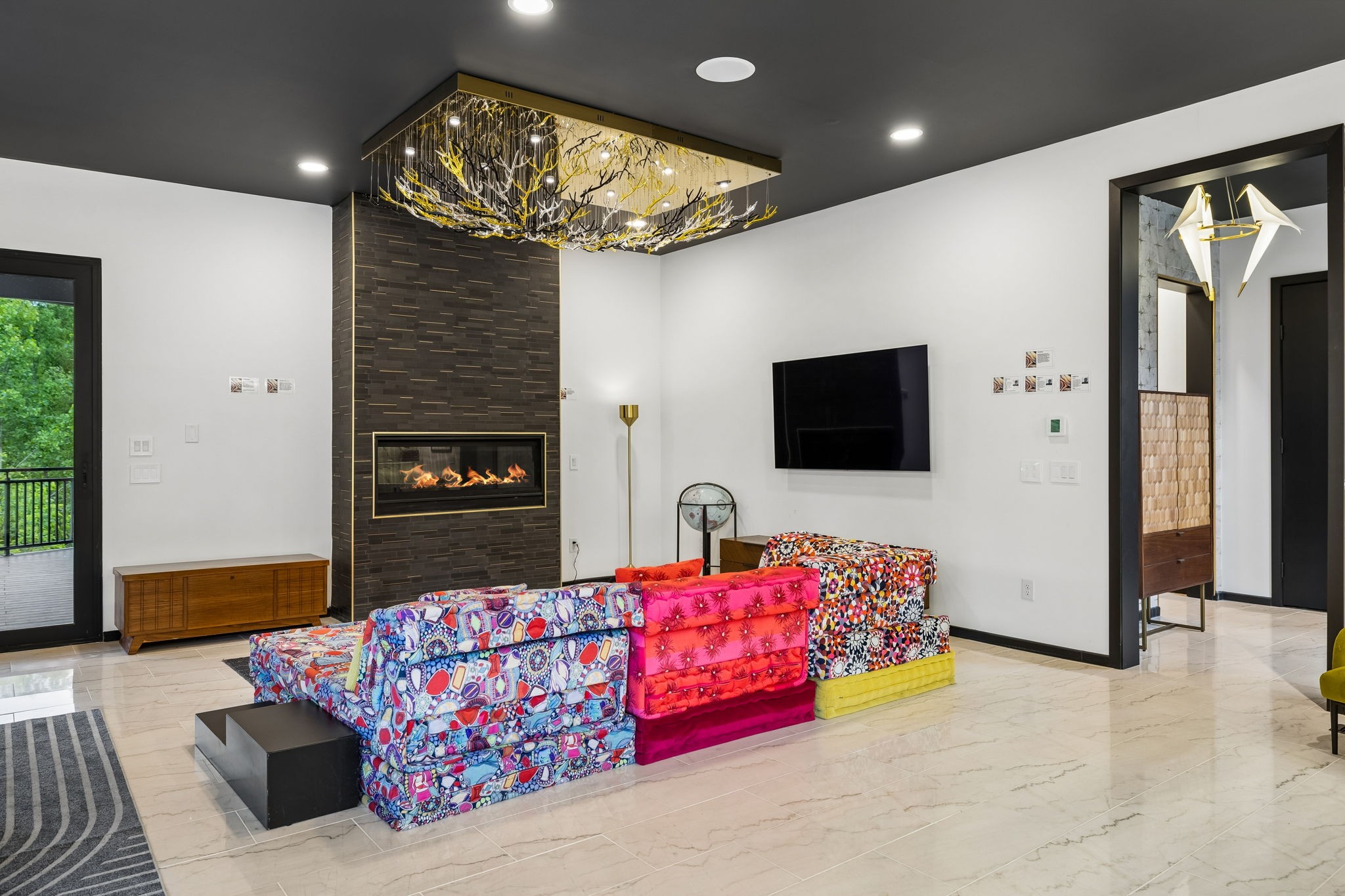 5824 Woodland Hills Dr