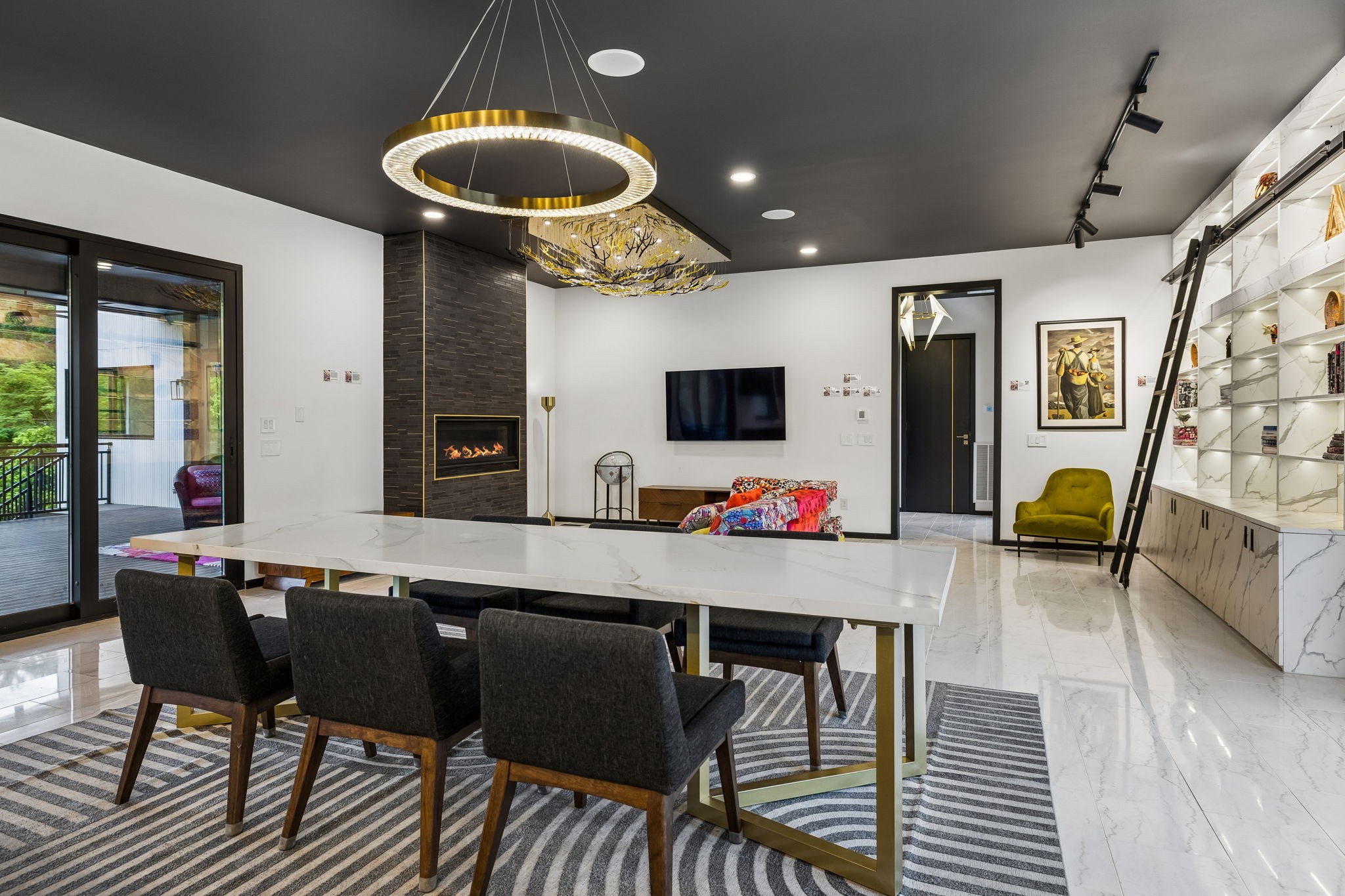 5824 Woodland Hills Dr