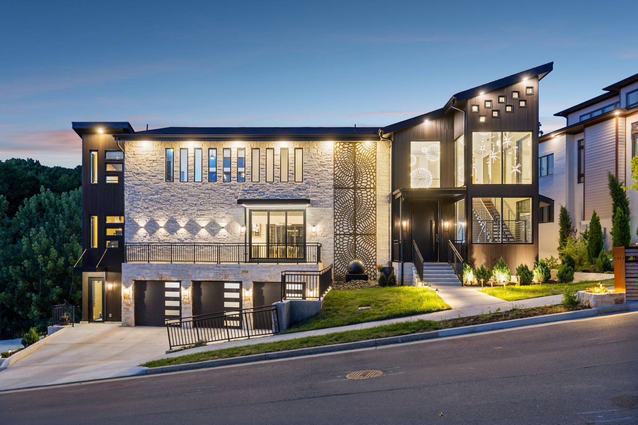 5824 Woodland Hills Dr
