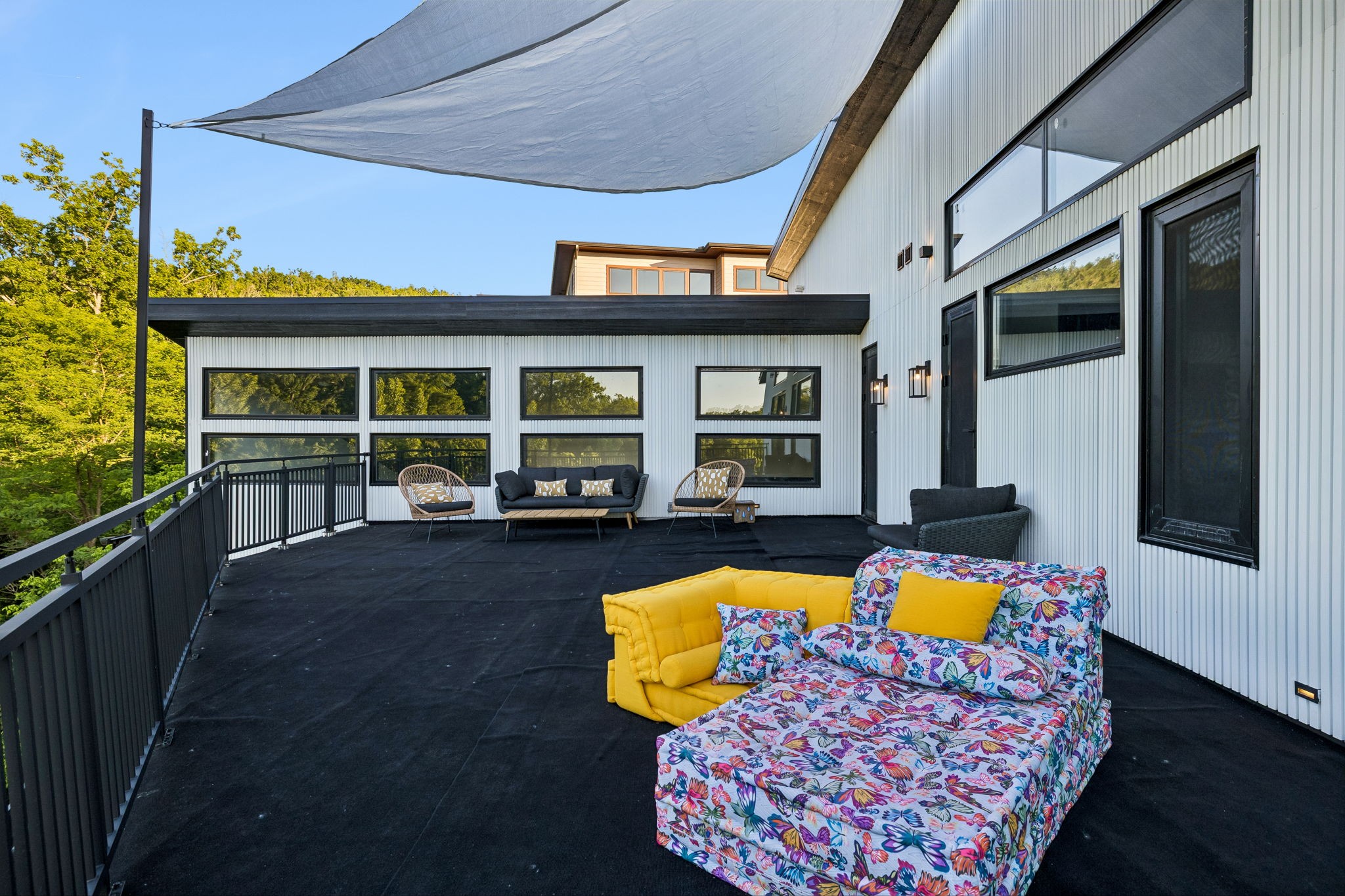 5824 Woodland Hills Dr
