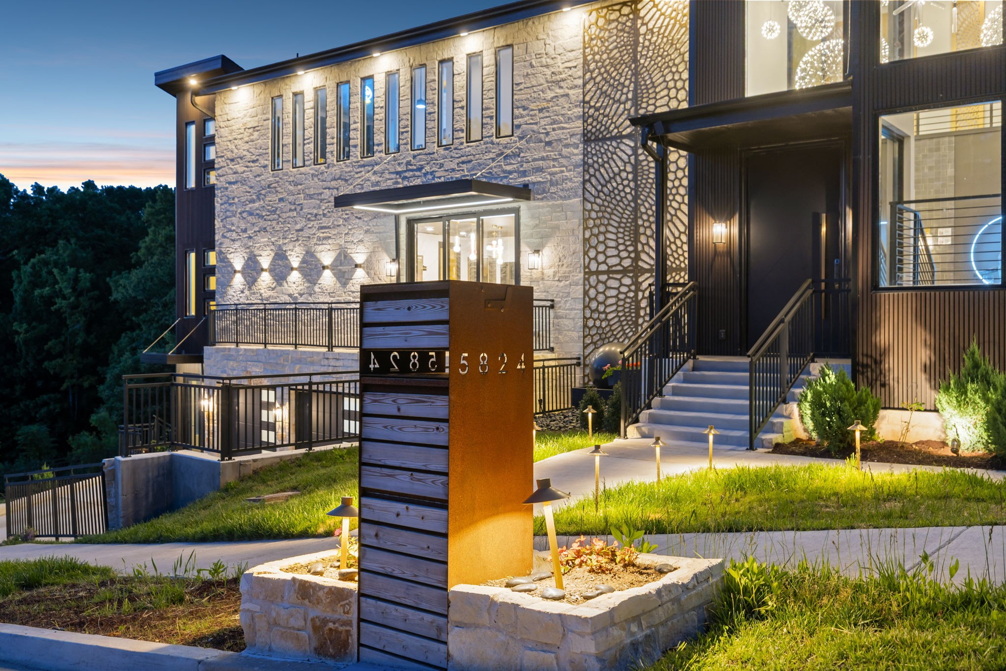 5824 Woodland Hills Dr