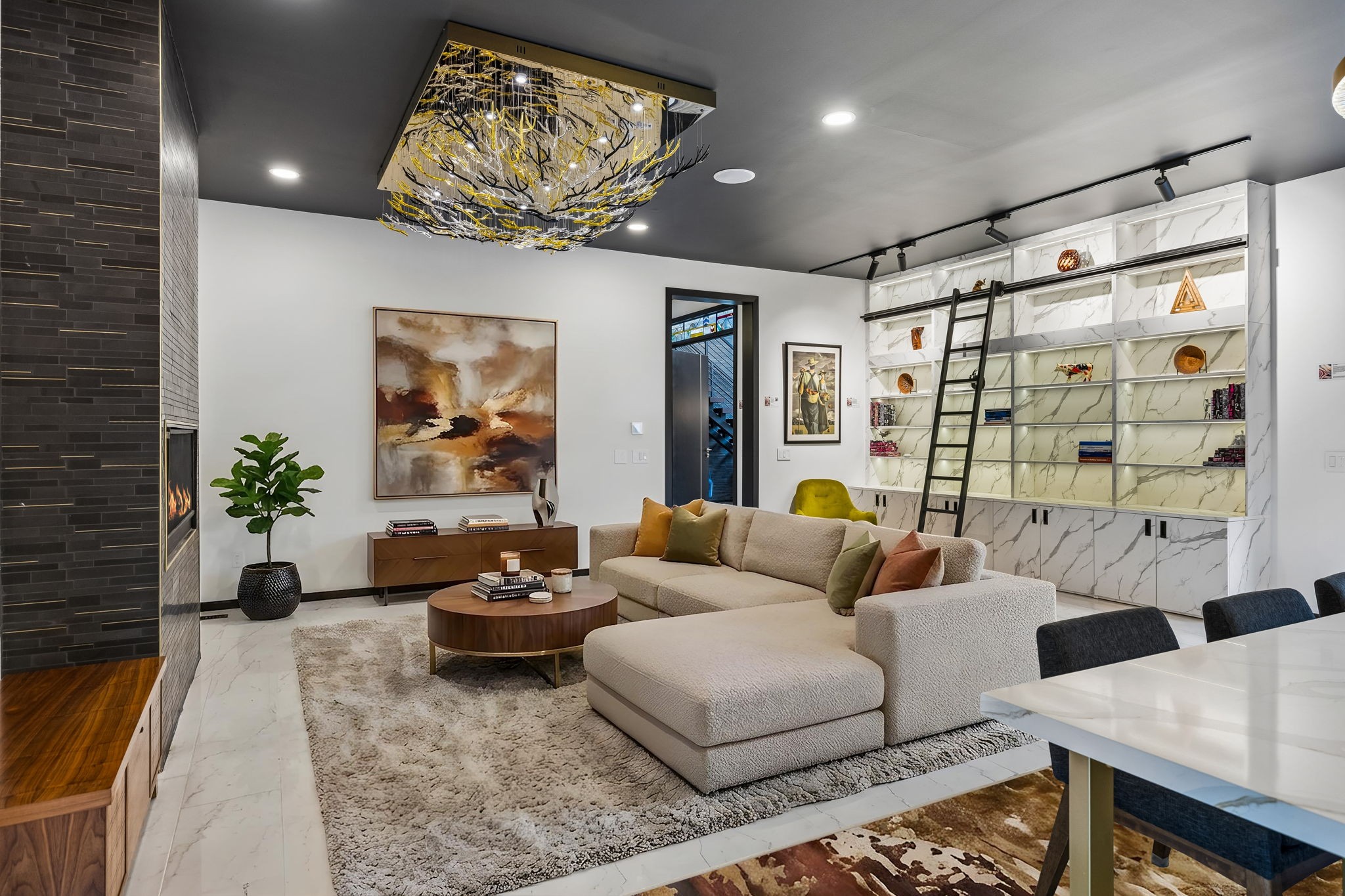 5824 Woodland Hills Dr