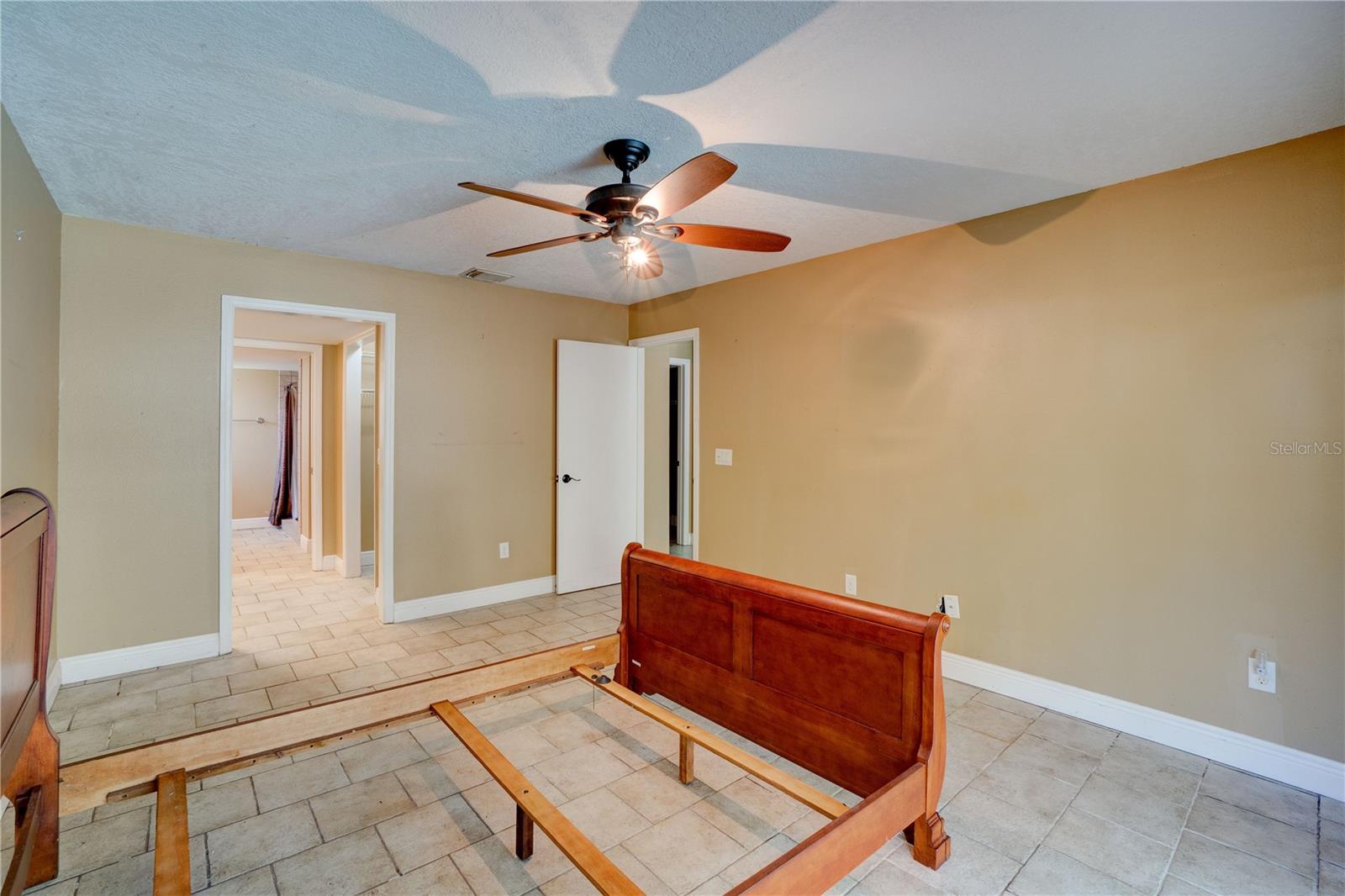 1077 NODDING PINES WAY