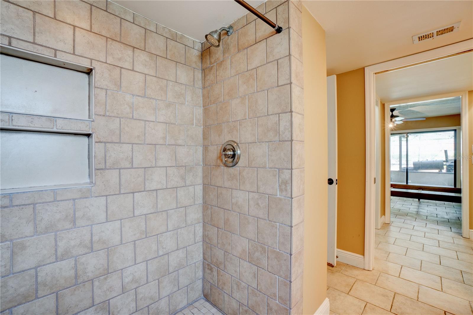 1077 NODDING PINES WAY