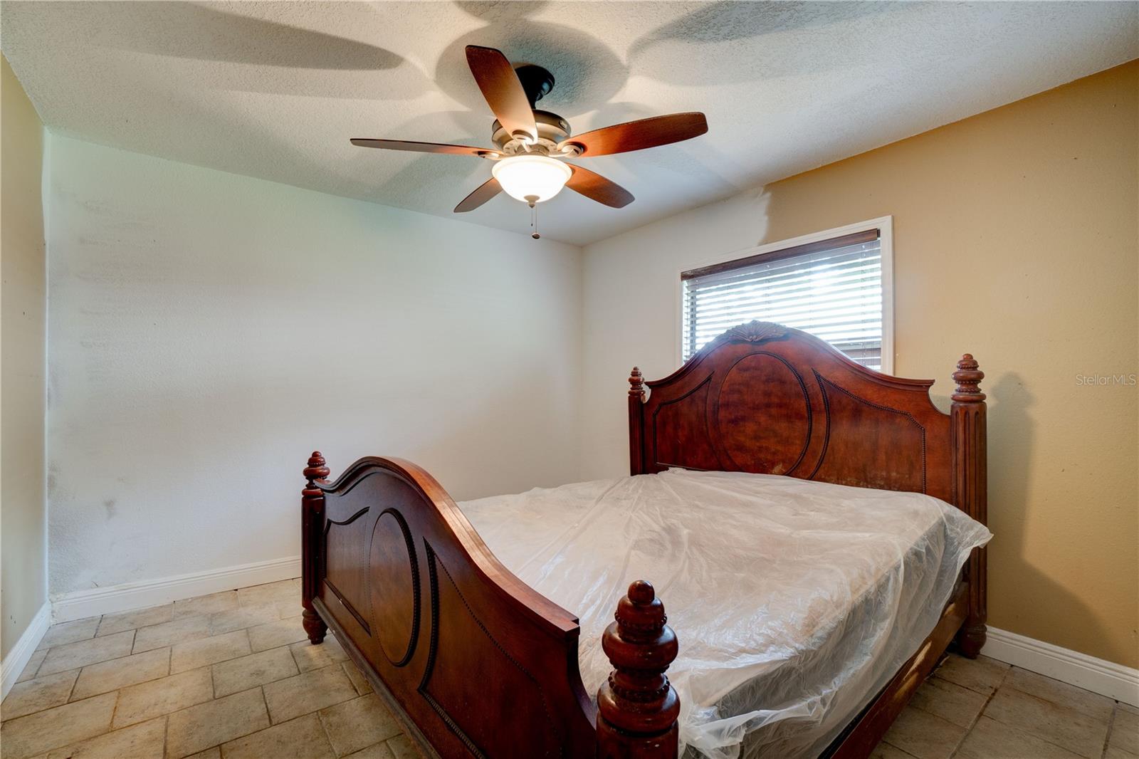 1077 NODDING PINES WAY