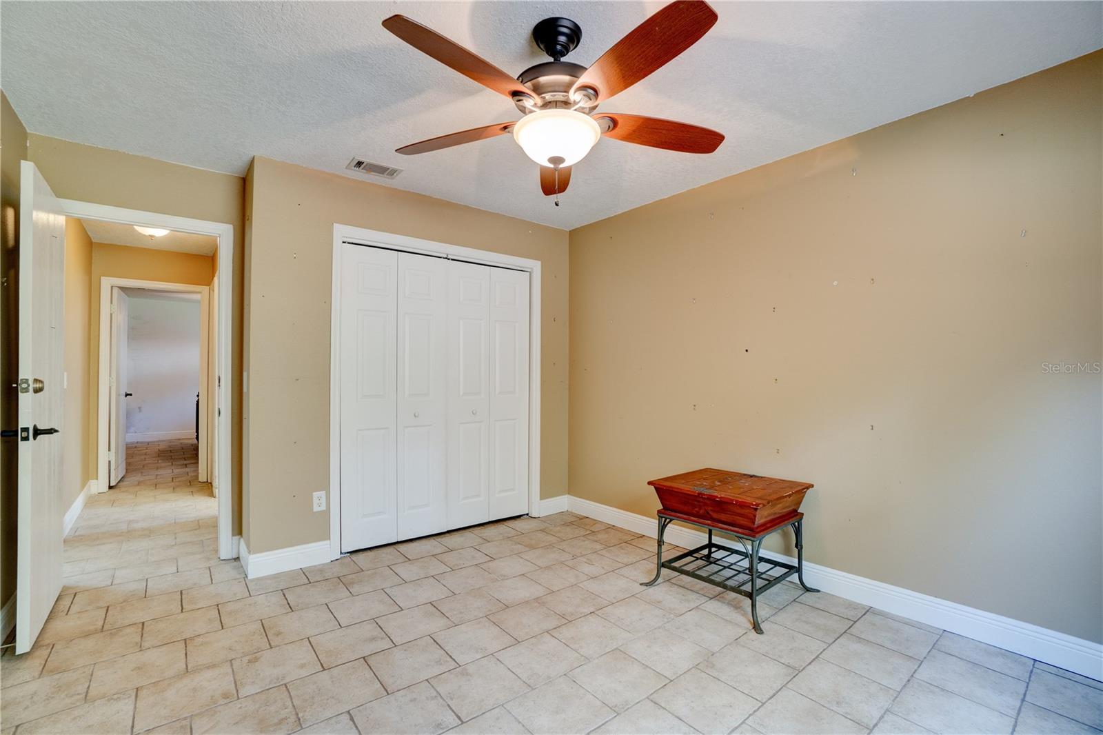 1077 NODDING PINES WAY