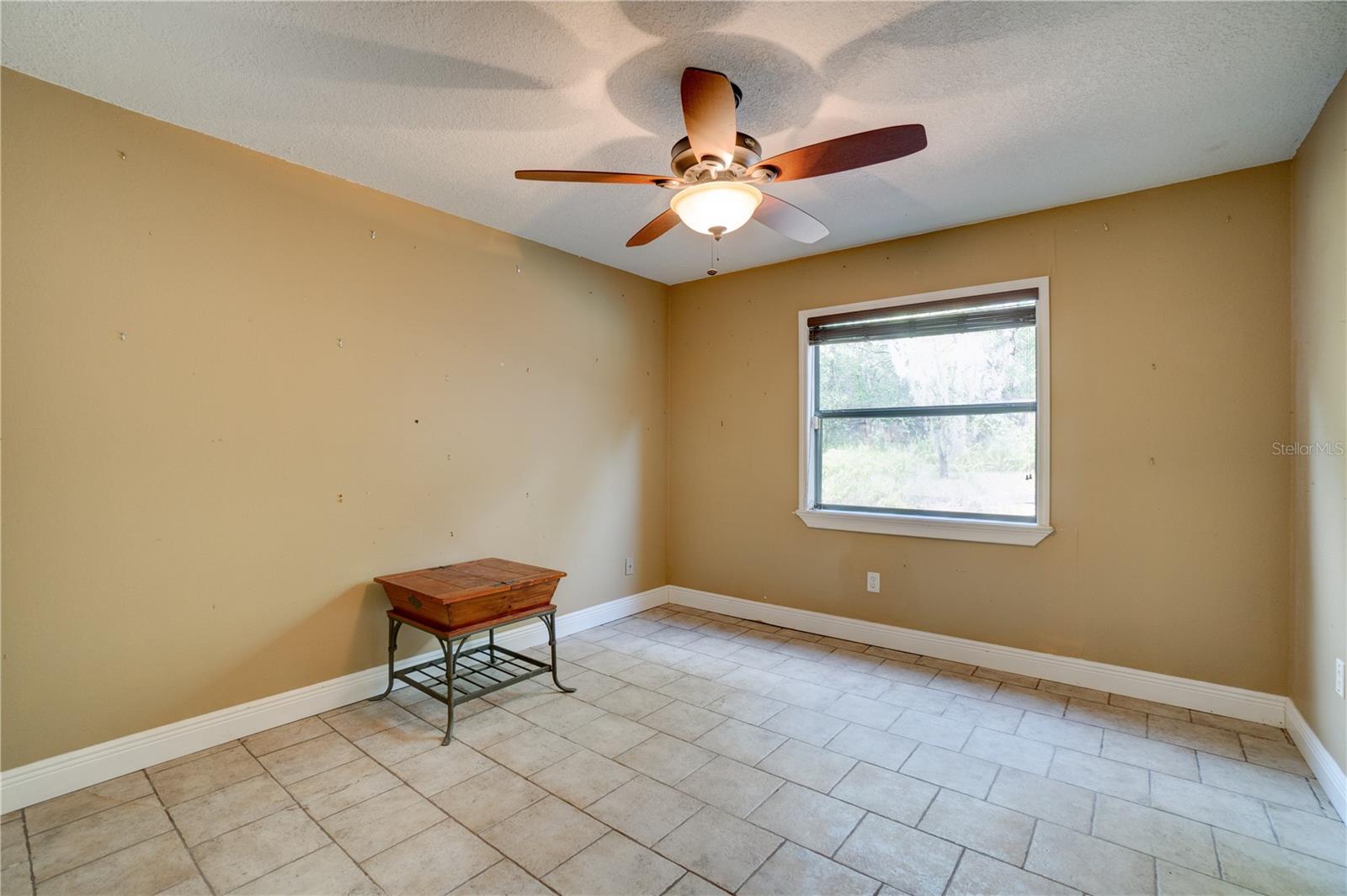 1077 NODDING PINES WAY