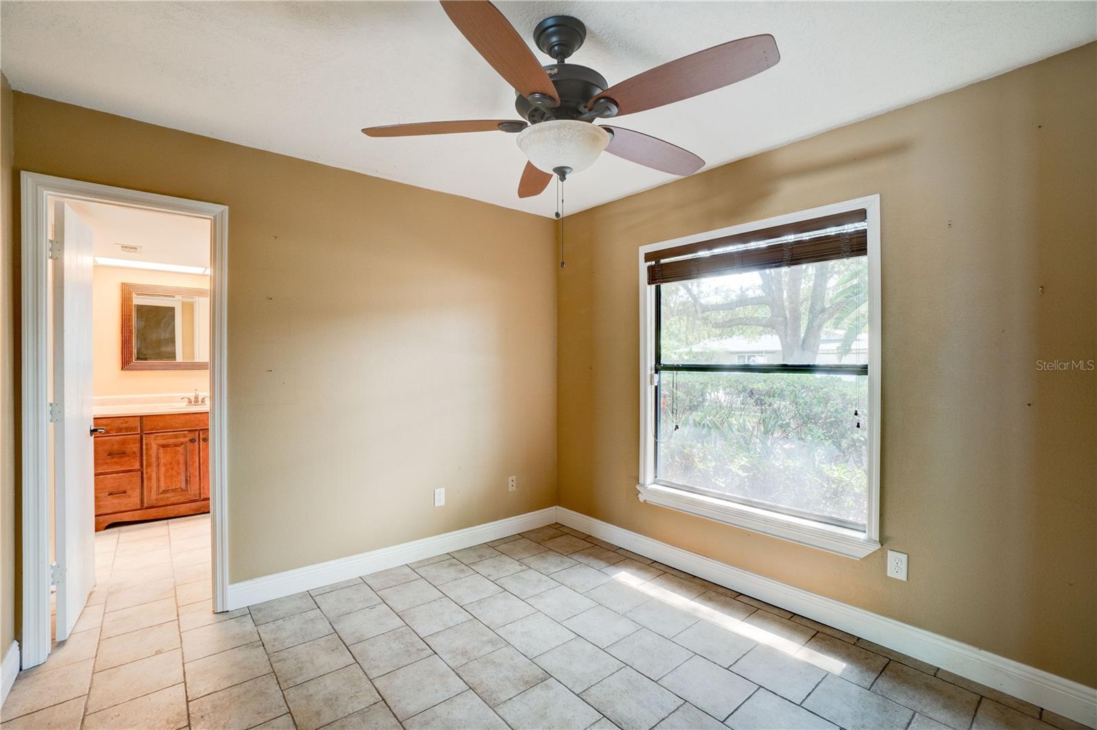 1077 NODDING PINES WAY