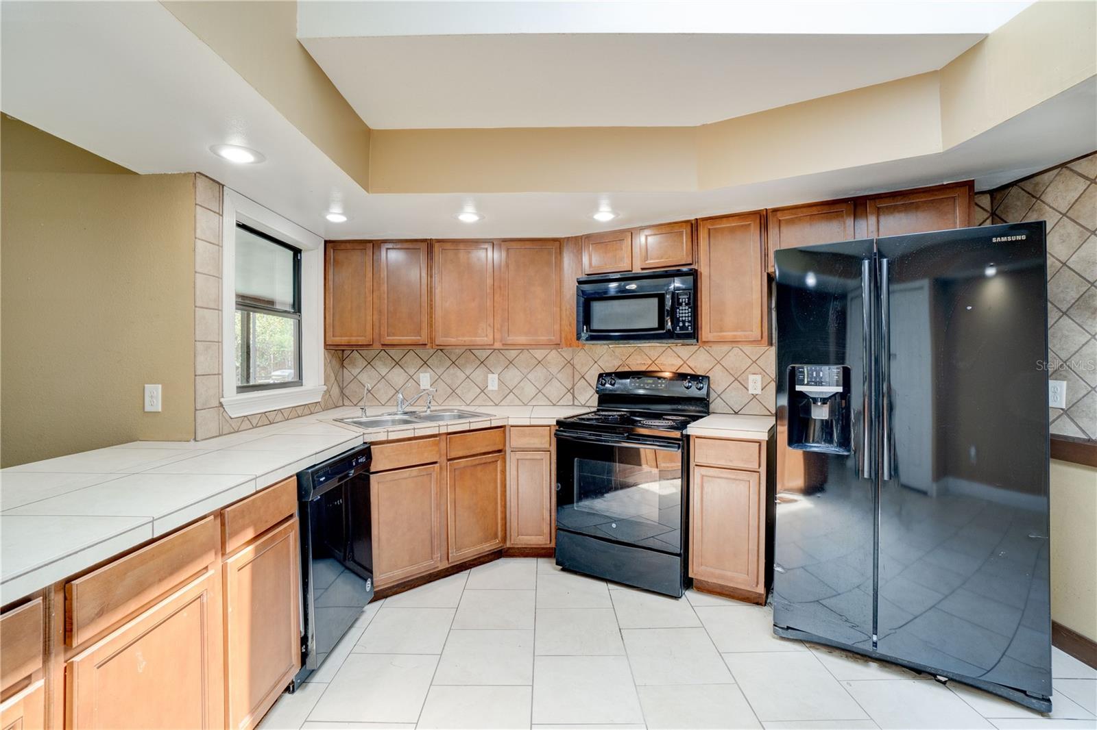 1077 NODDING PINES WAY