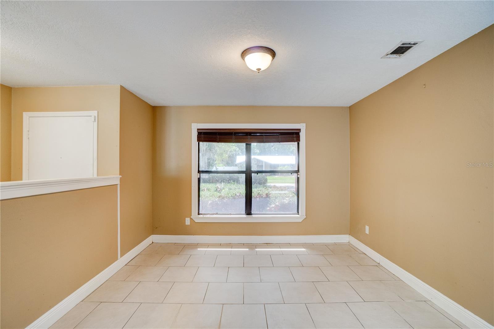 1077 NODDING PINES WAY