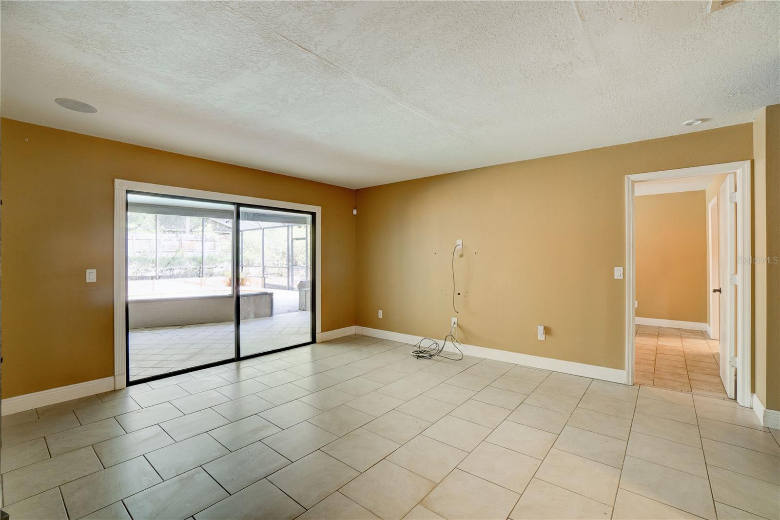 1077 NODDING PINES WAY