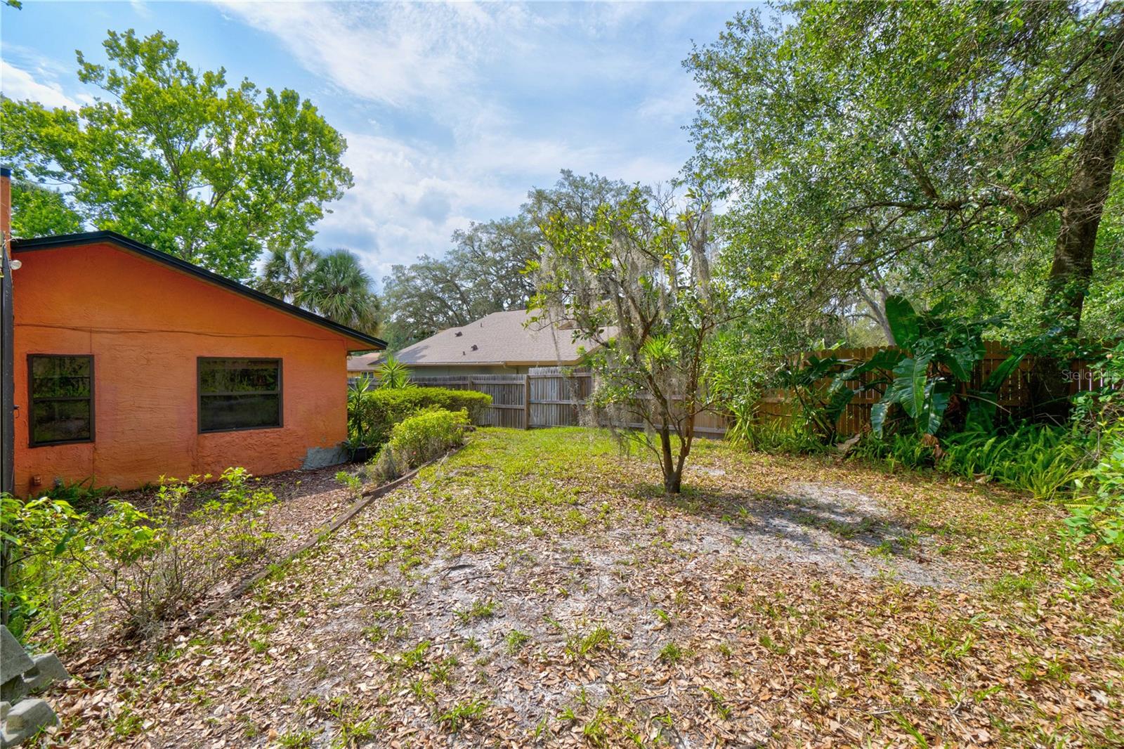 1077 NODDING PINES WAY