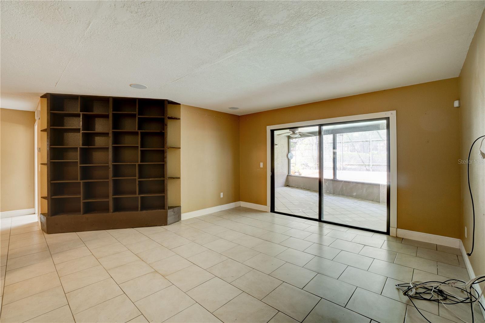 1077 NODDING PINES WAY