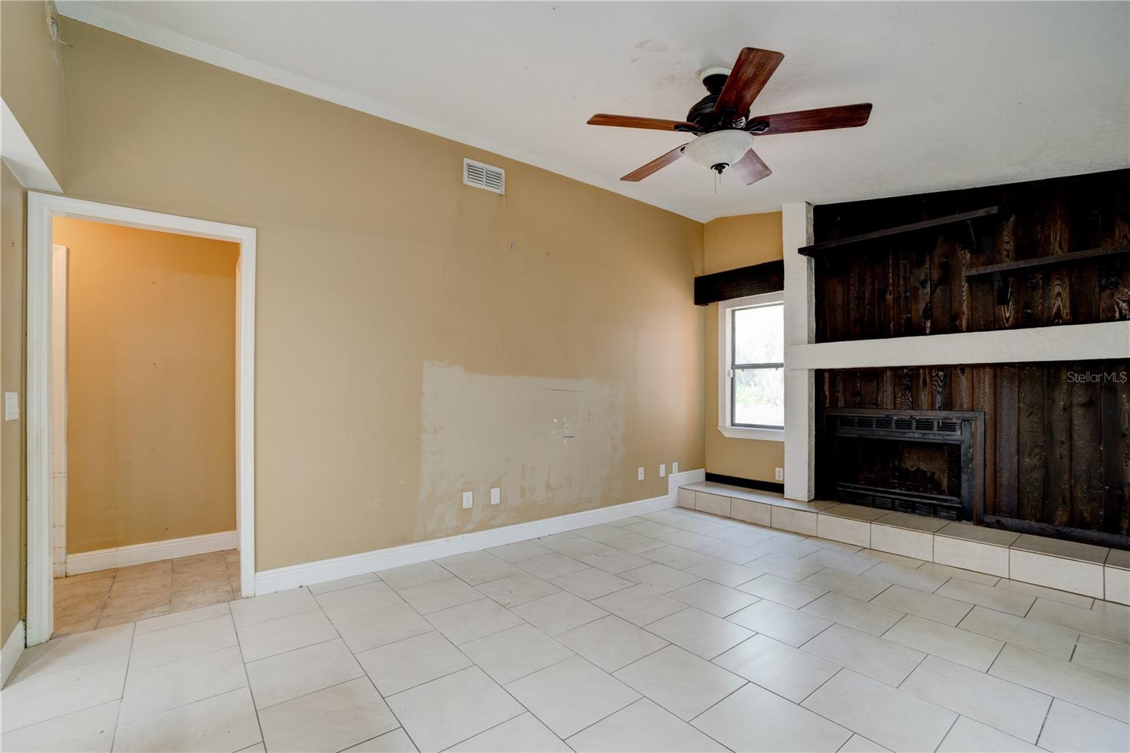 1077 NODDING PINES WAY