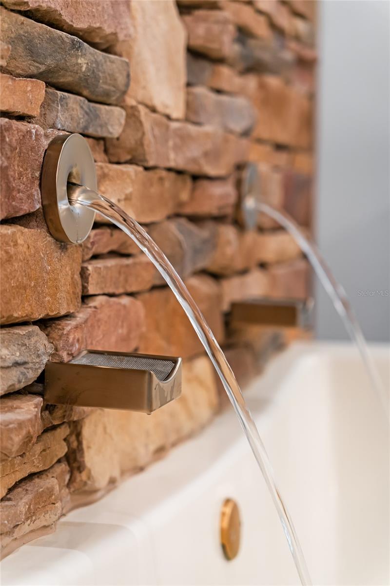 1751 LAKE BALDWIN LN