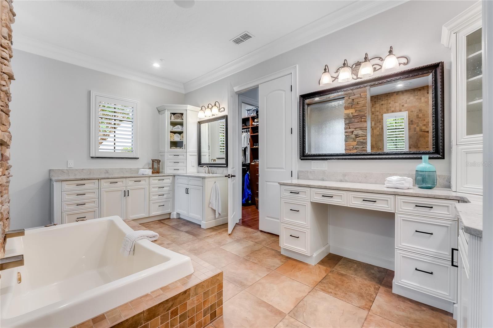 1751 LAKE BALDWIN LN