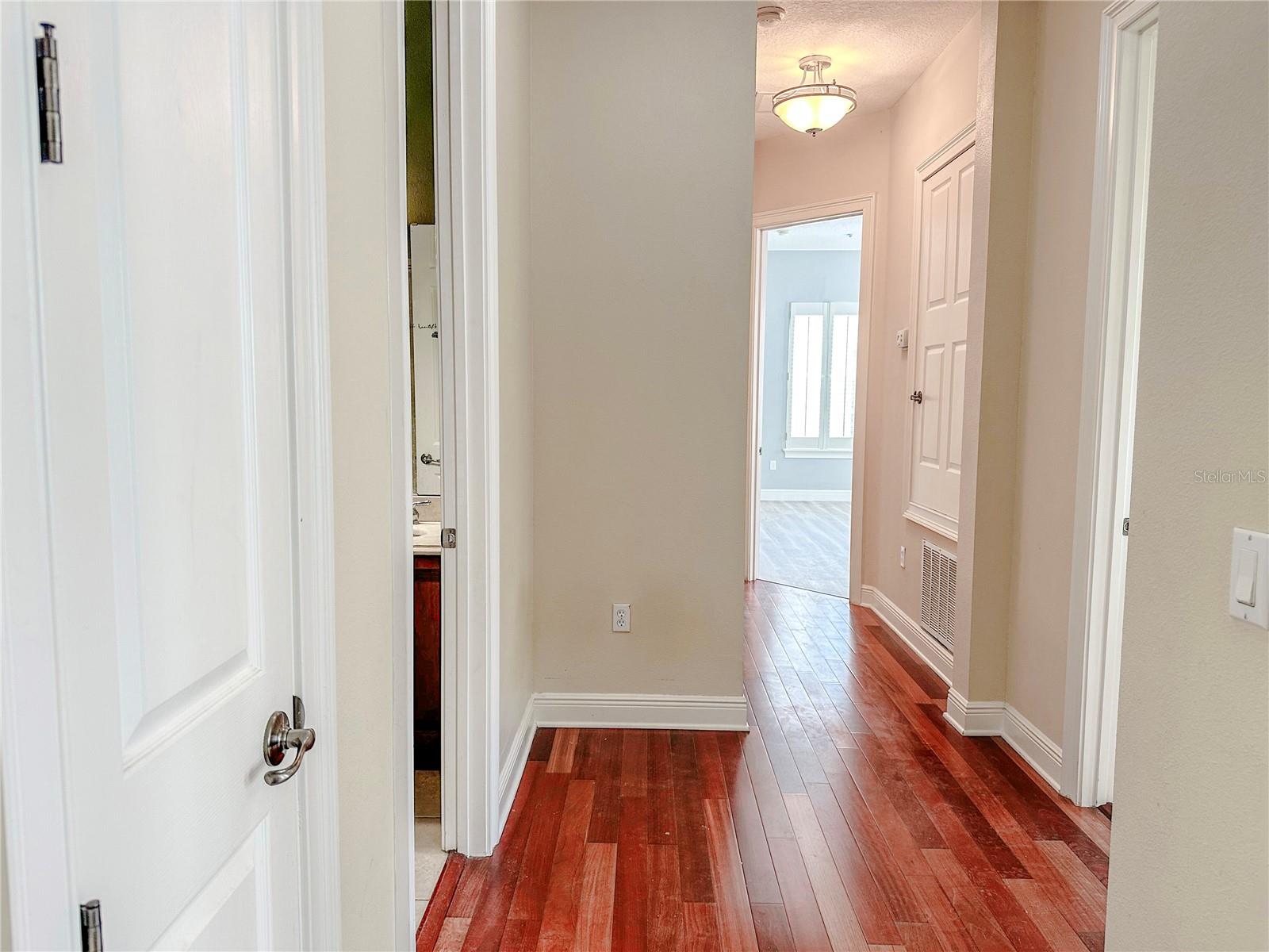 1579 LAKE BALDWIN LN