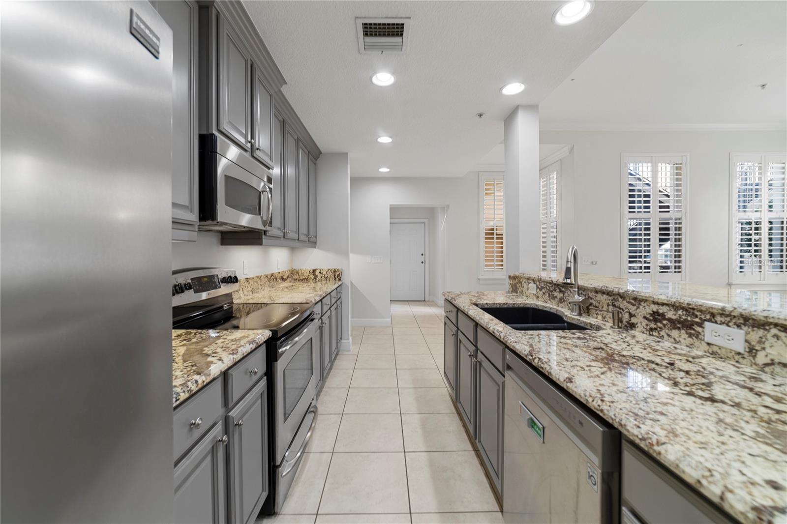 1430 LAKE BALDWIN UNIT B LN