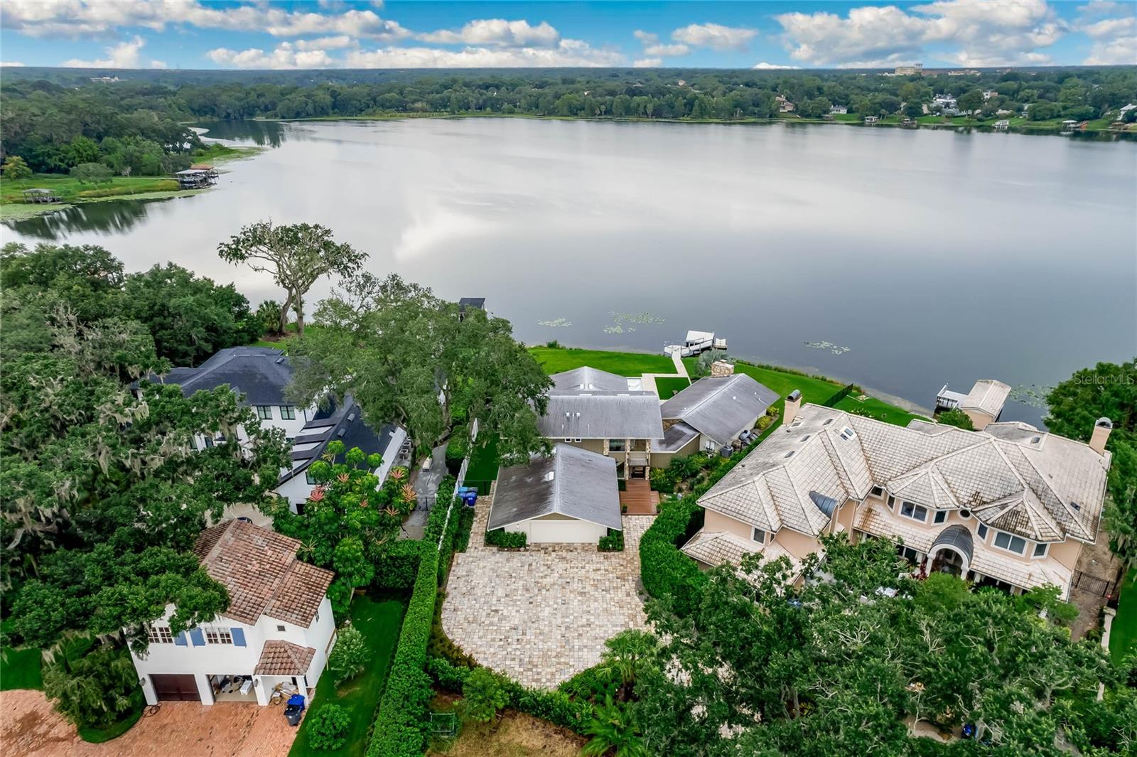 1727 LAKE BERRY DR