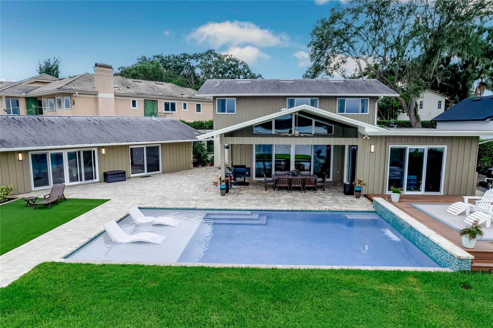 1727 LAKE BERRY DR