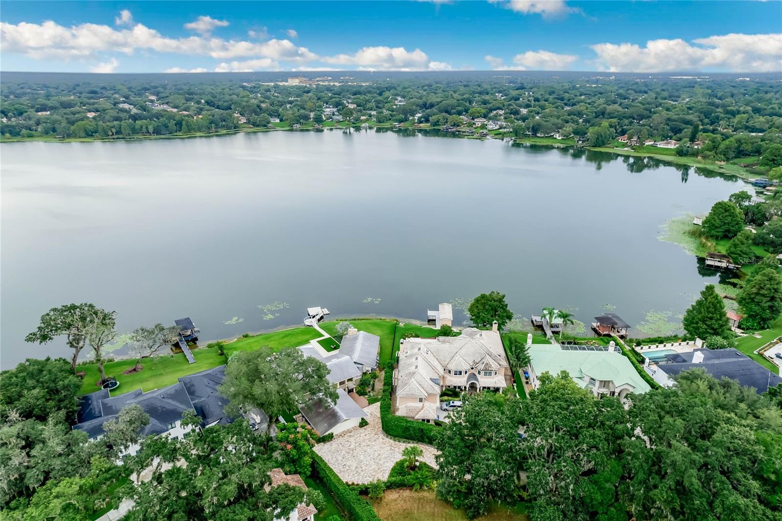 1727 LAKE BERRY DR