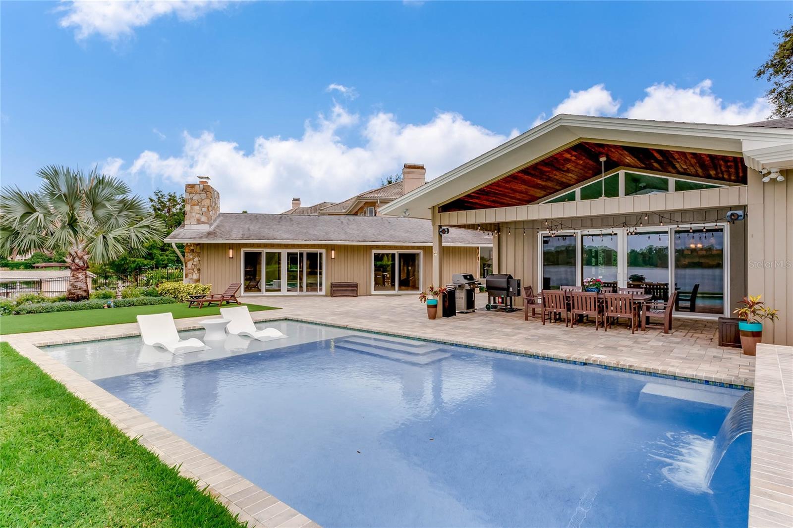 1727 LAKE BERRY DR