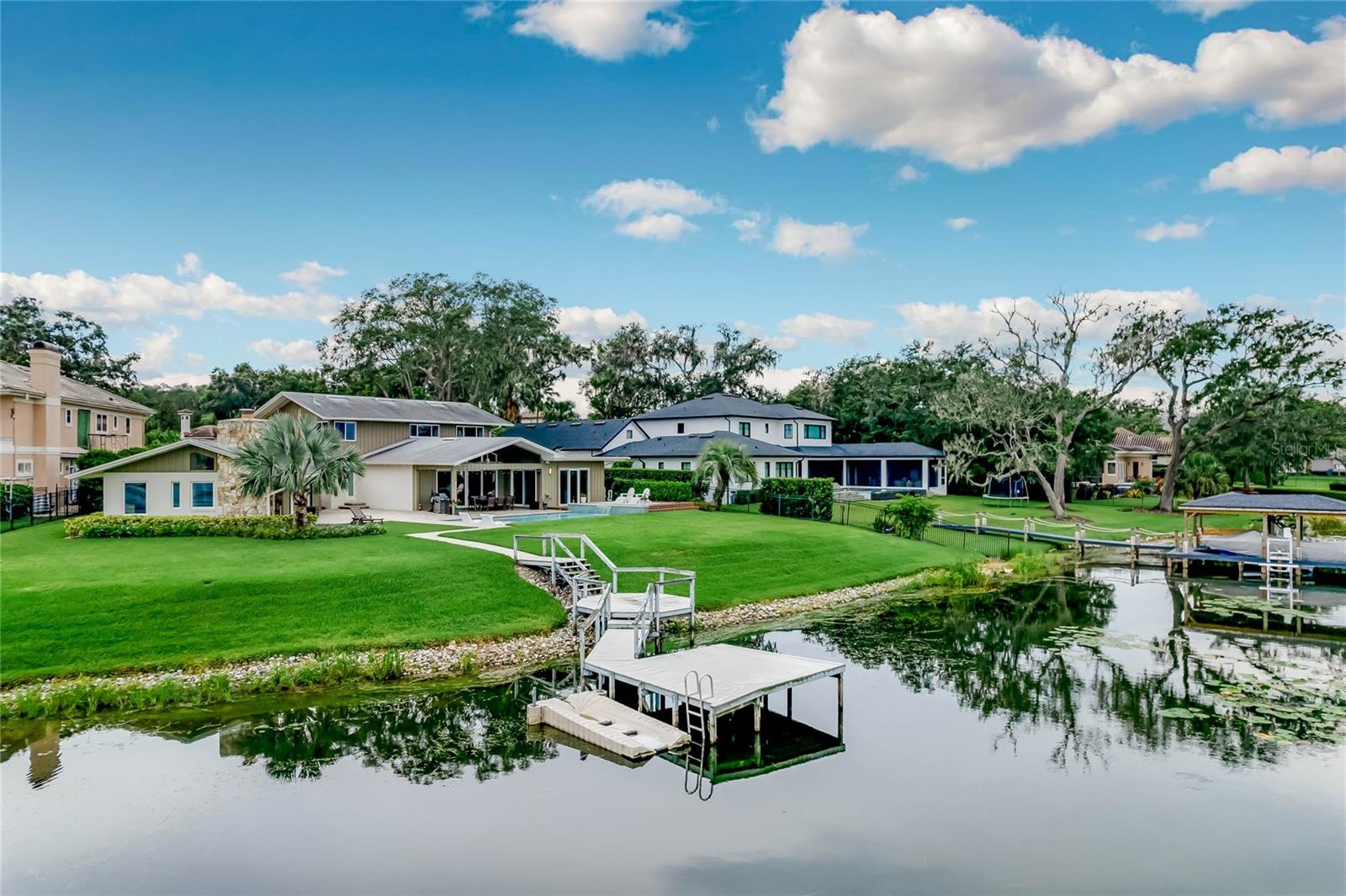 1727 LAKE BERRY DR