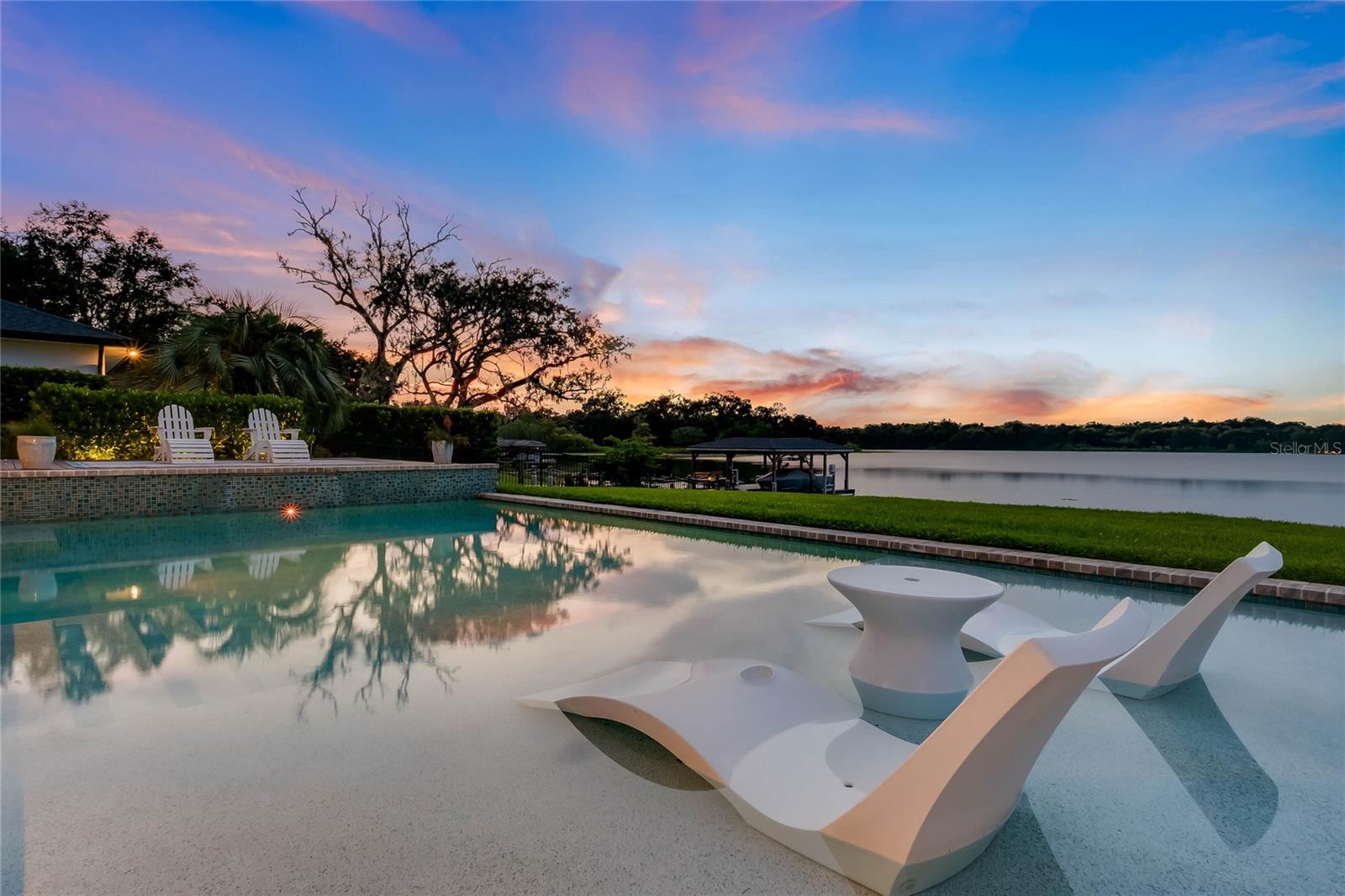 1727 LAKE BERRY DR