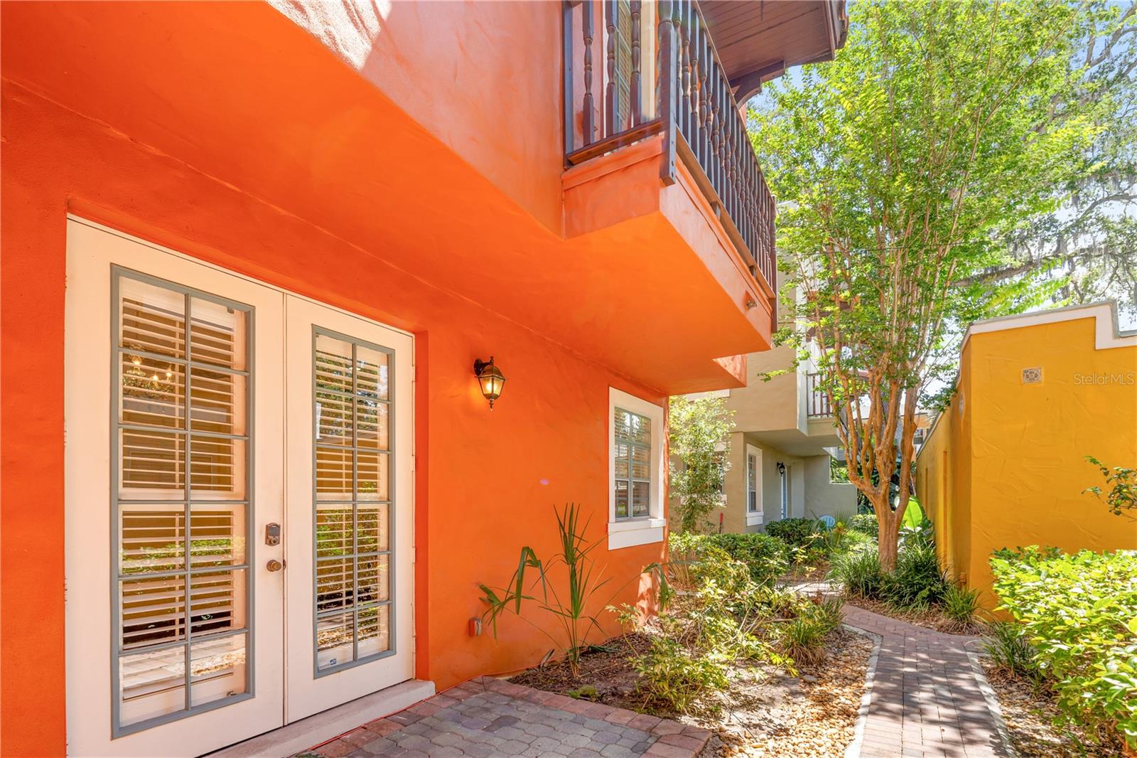 602 E LIVINGSTON ST #3