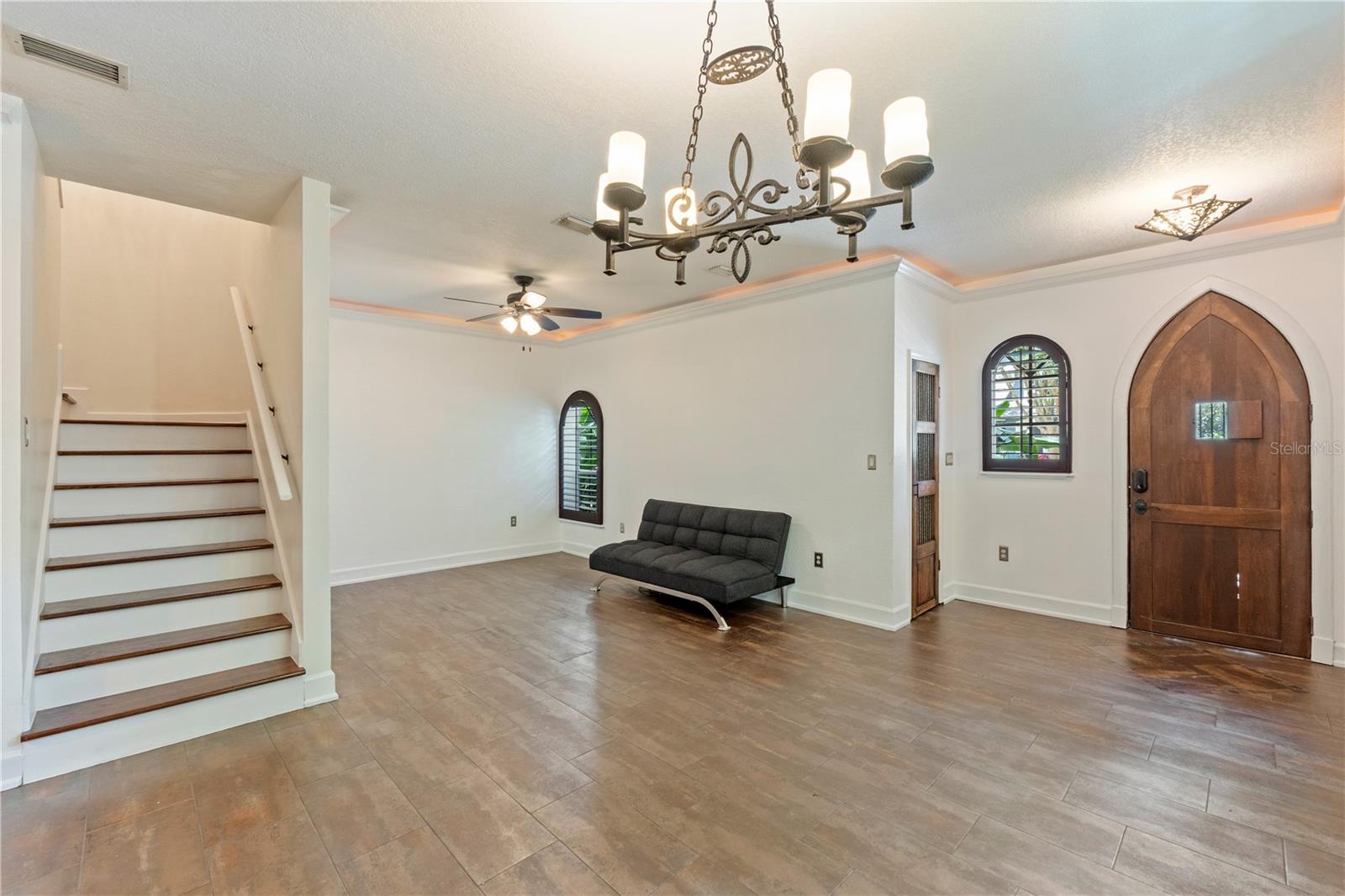 602 E LIVINGSTON ST #3