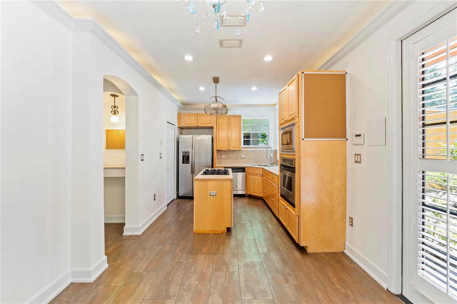 602 E LIVINGSTON ST #3