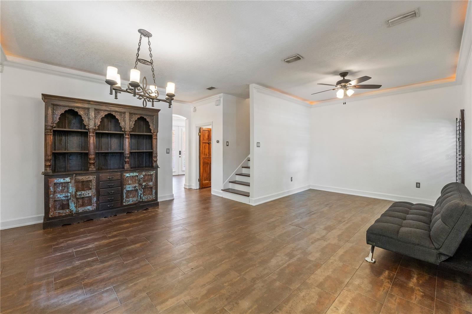 602 E LIVINGSTON ST #3