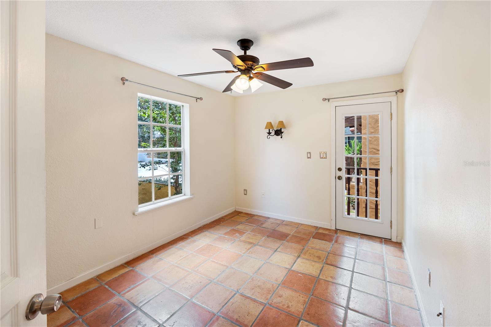 602 E LIVINGSTON ST #3