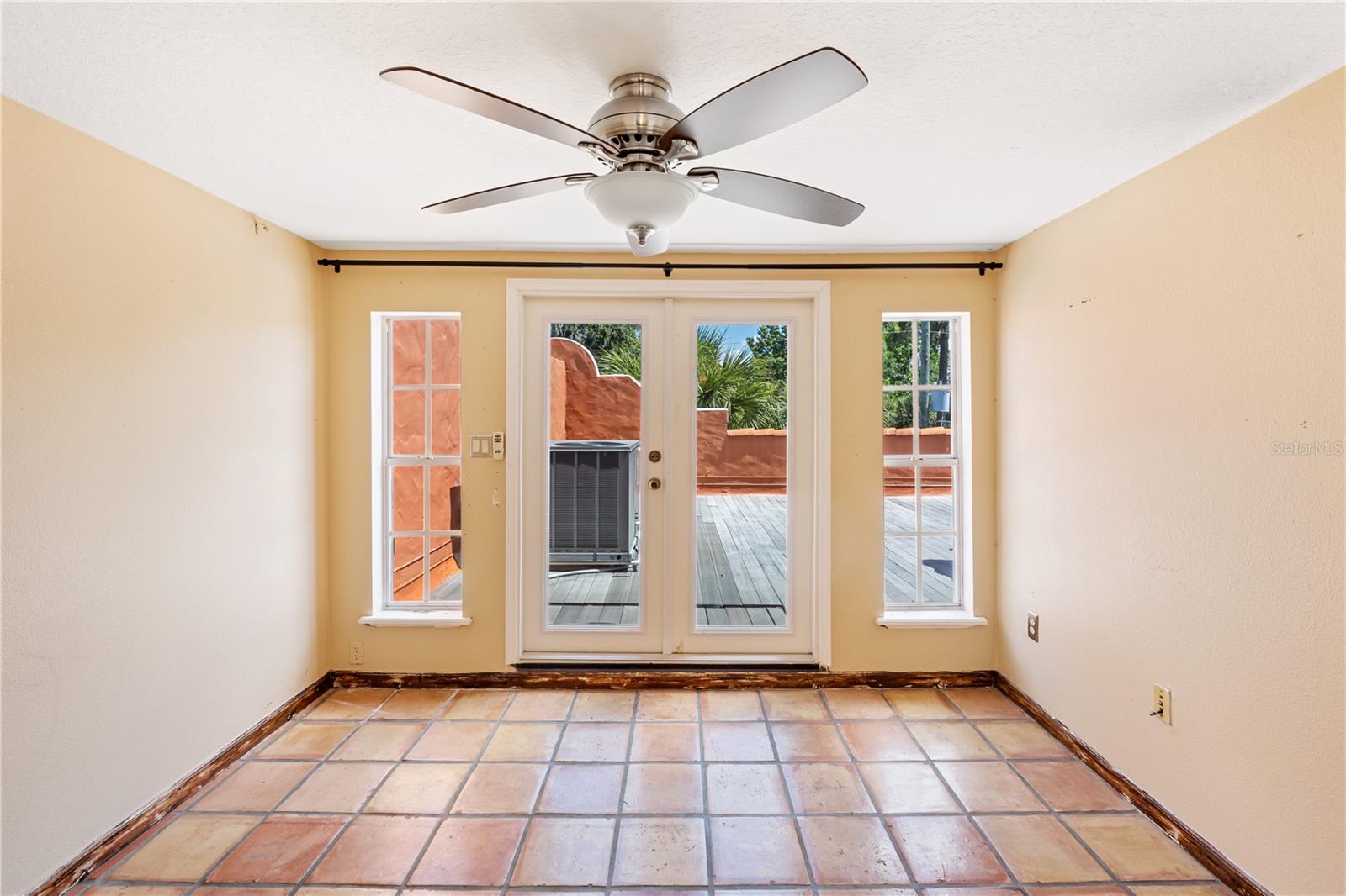 602 E LIVINGSTON ST #3