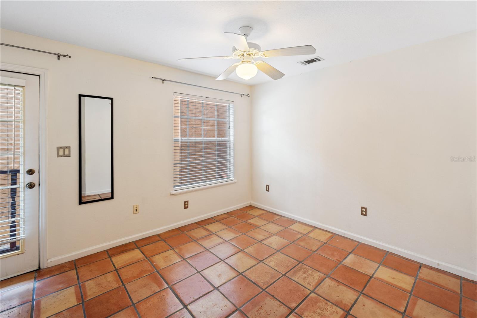 602 E LIVINGSTON ST #3