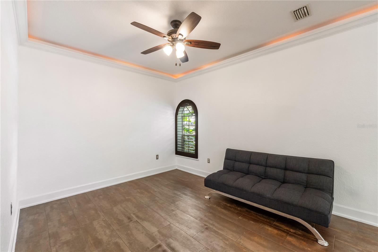 602 E LIVINGSTON ST #3