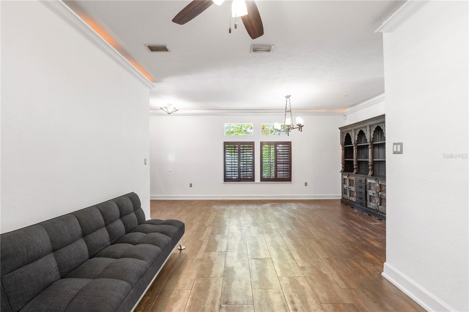 602 E LIVINGSTON ST #3