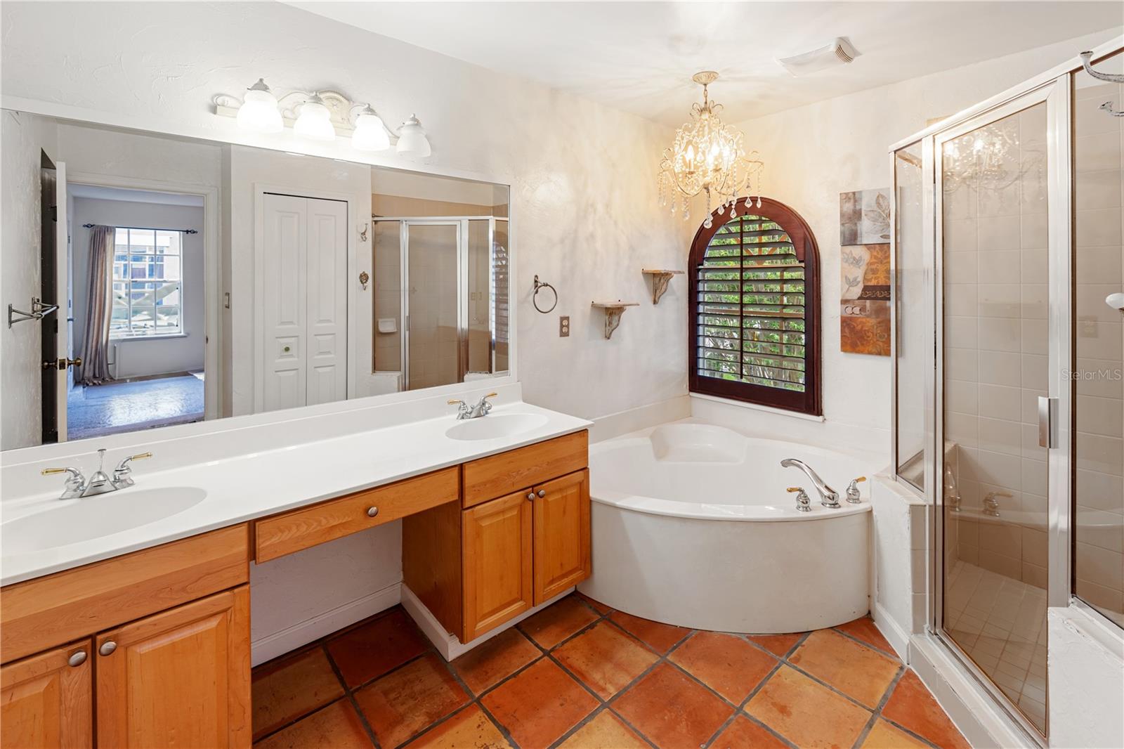 602 E LIVINGSTON ST #3