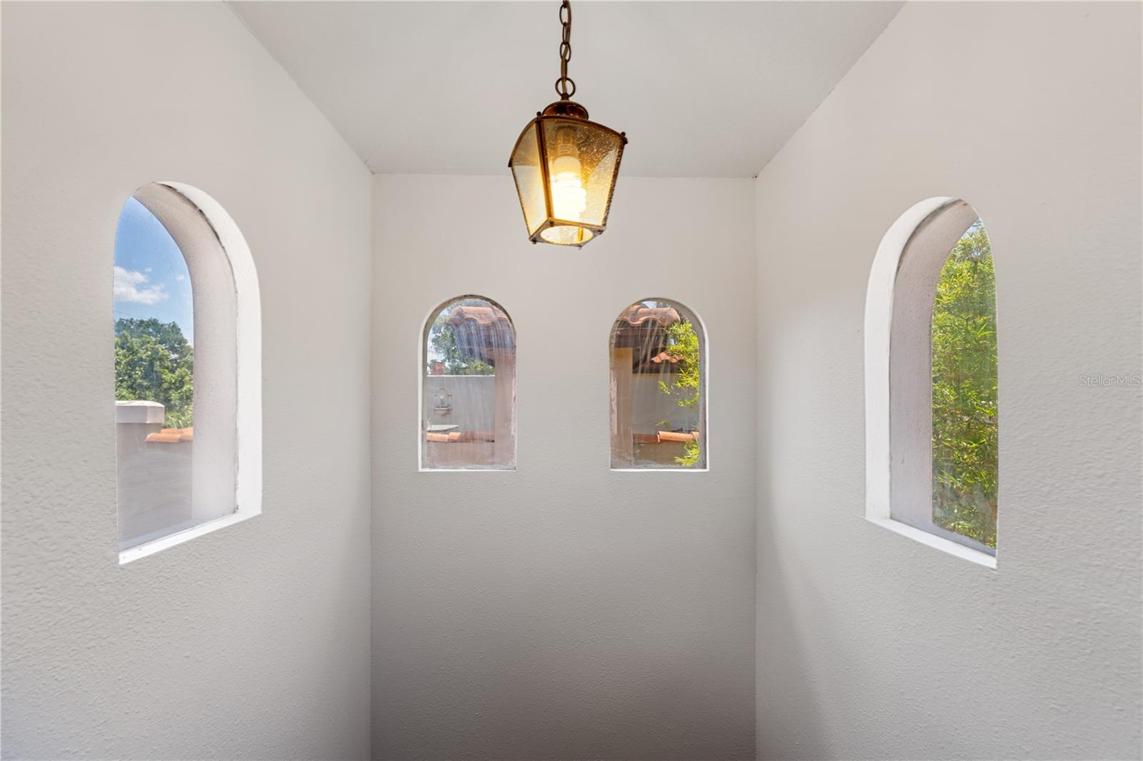 602 E LIVINGSTON ST #3