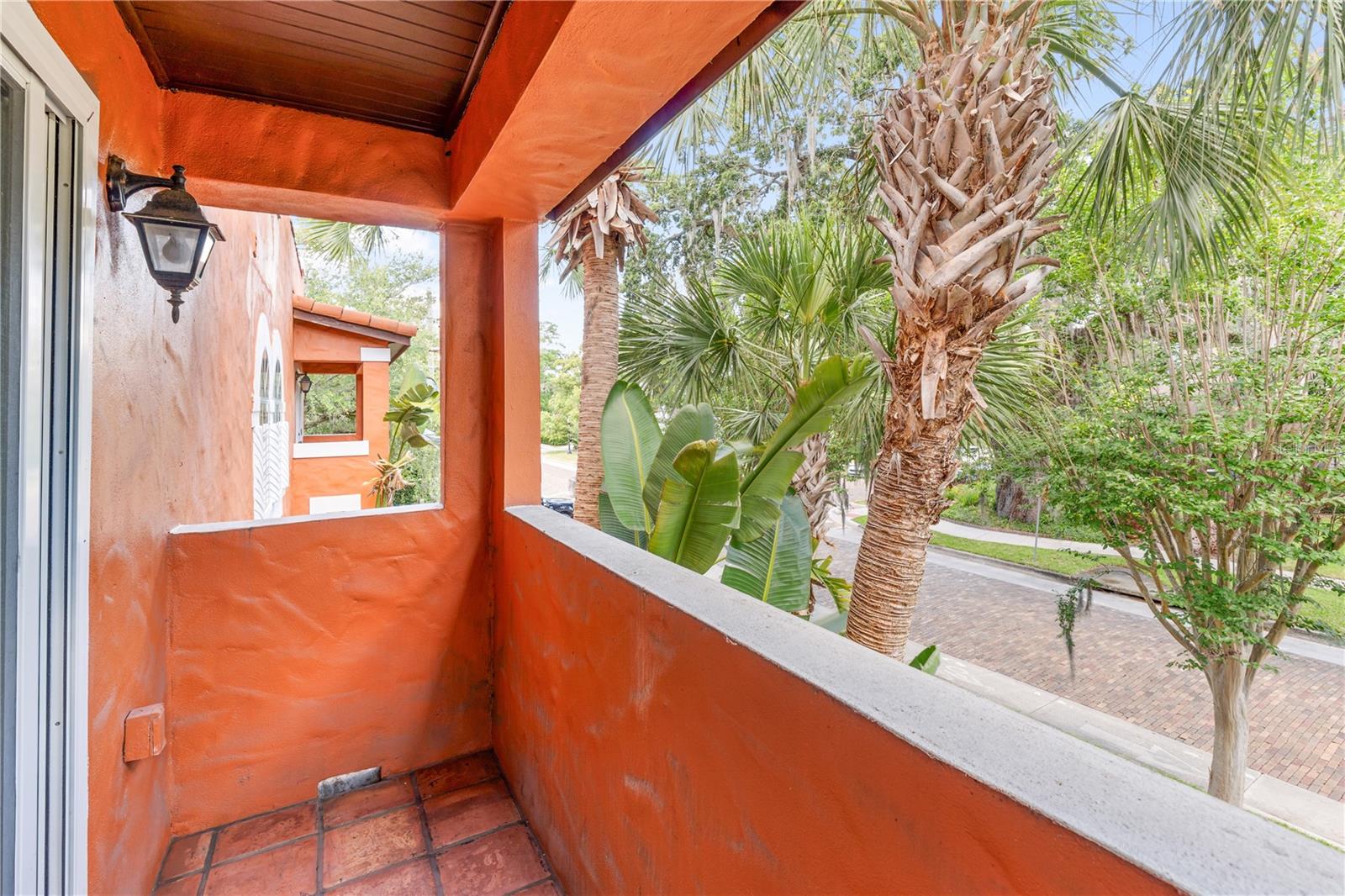 602 E LIVINGSTON ST #3