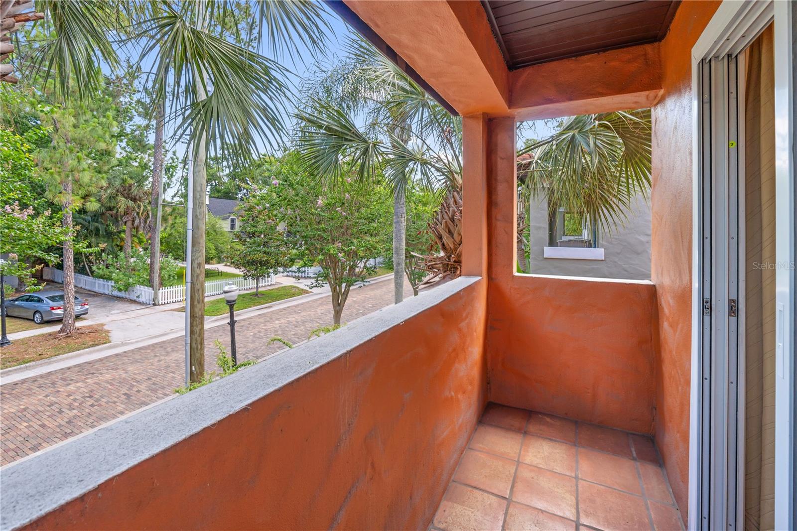 602 E LIVINGSTON ST #3