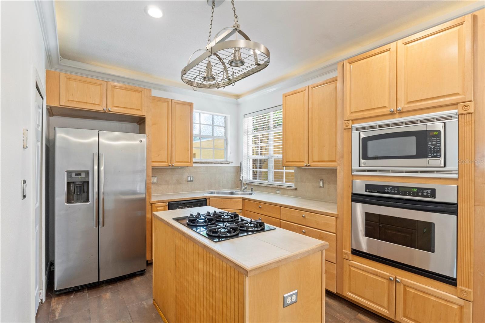 602 E LIVINGSTON ST #3