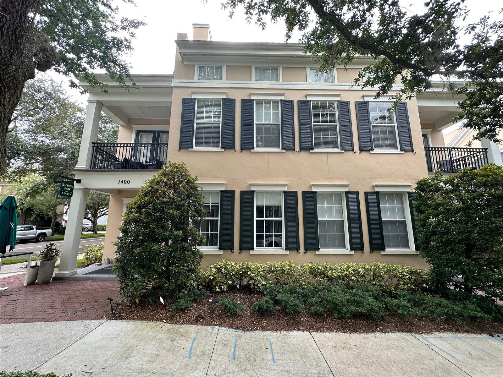 1400 LAKE BALDWIN LN