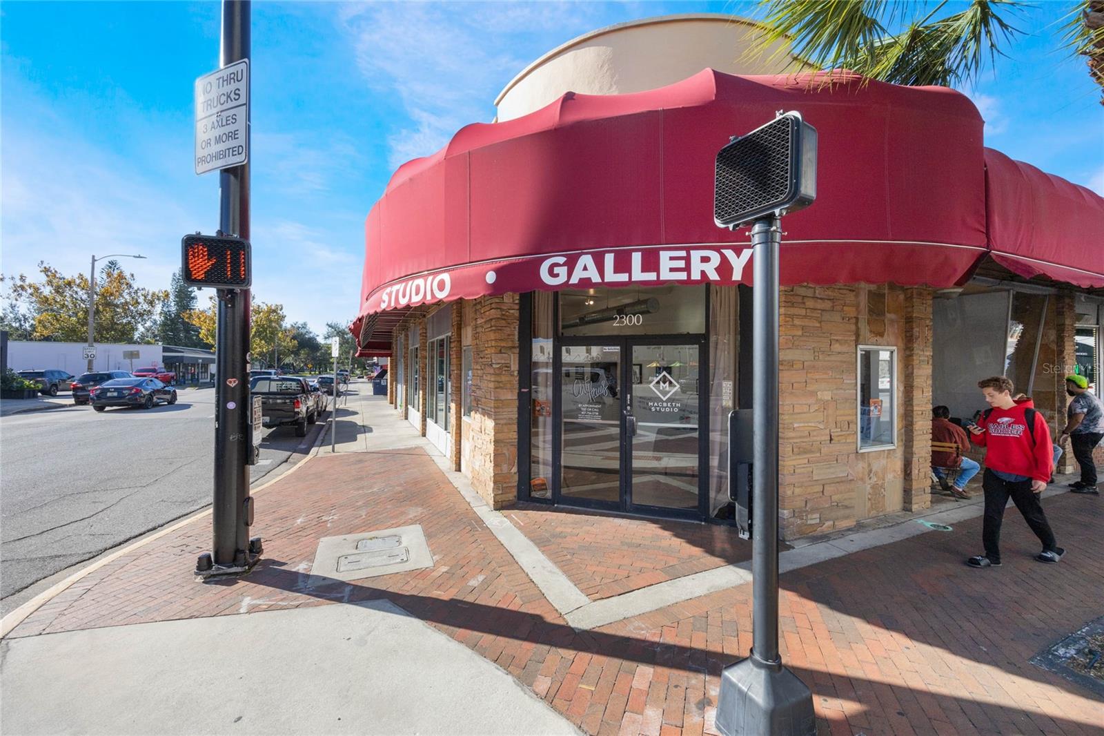 724 W NEW HAMPSHIRE ST