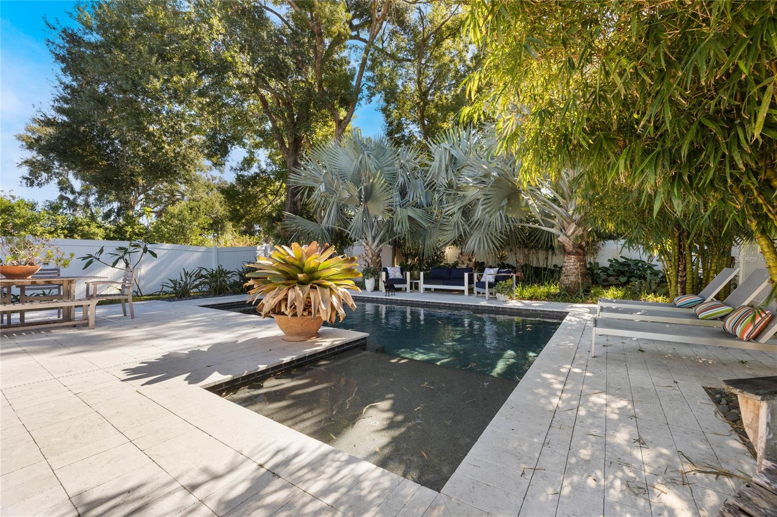 724 W NEW HAMPSHIRE ST