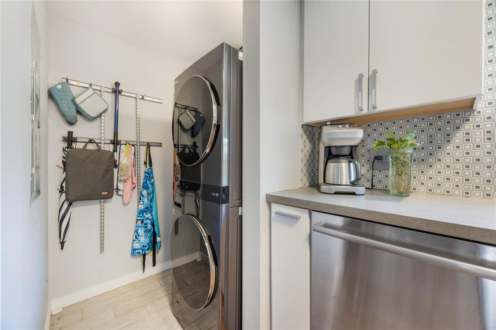 724 W NEW HAMPSHIRE ST