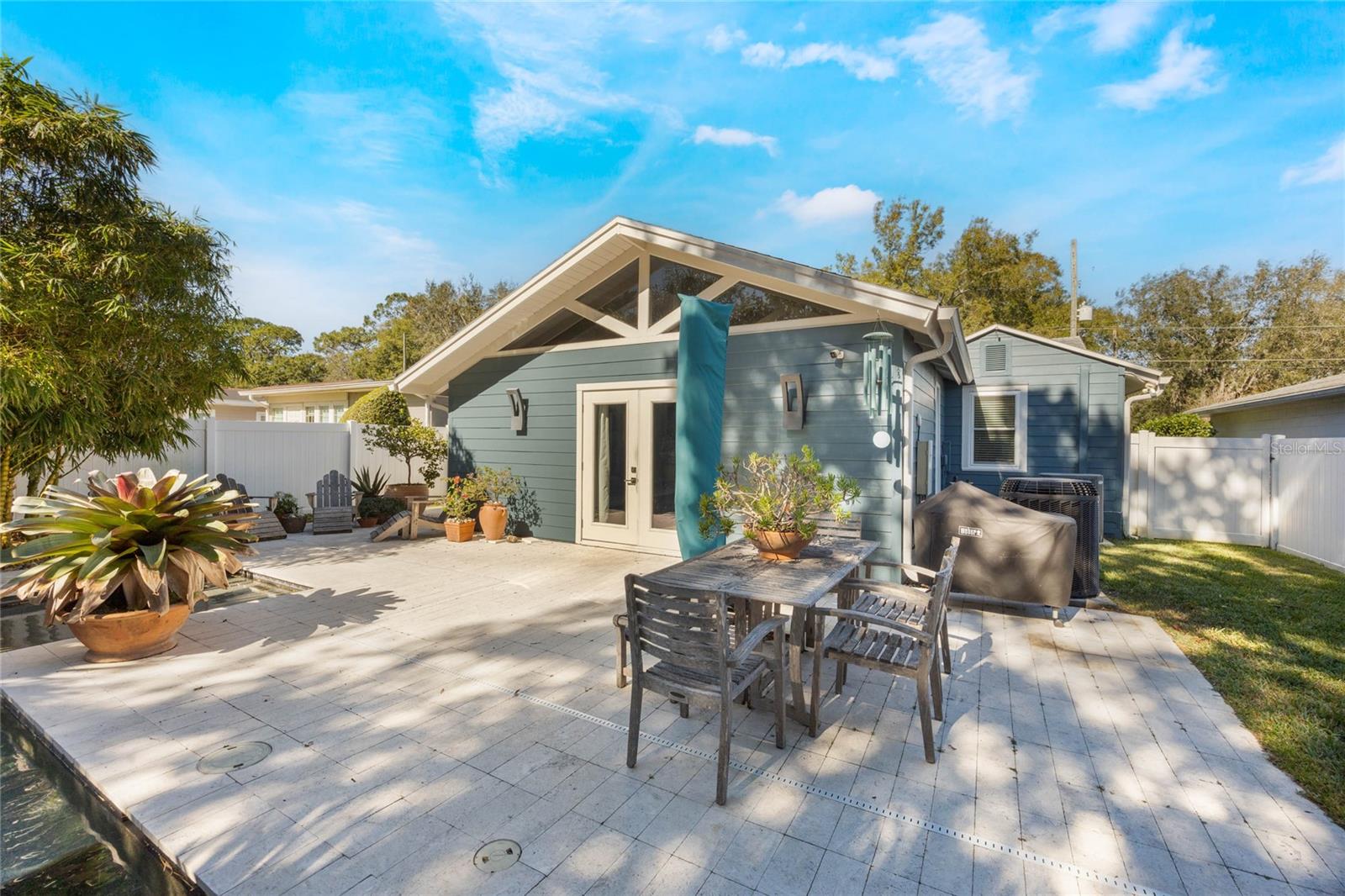 724 W NEW HAMPSHIRE ST