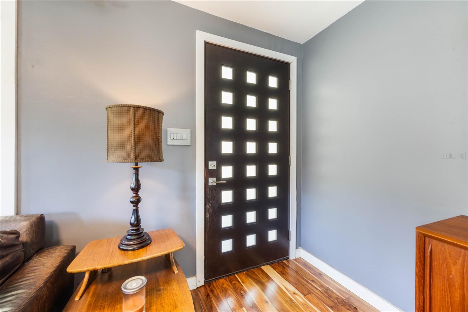 724 W NEW HAMPSHIRE ST