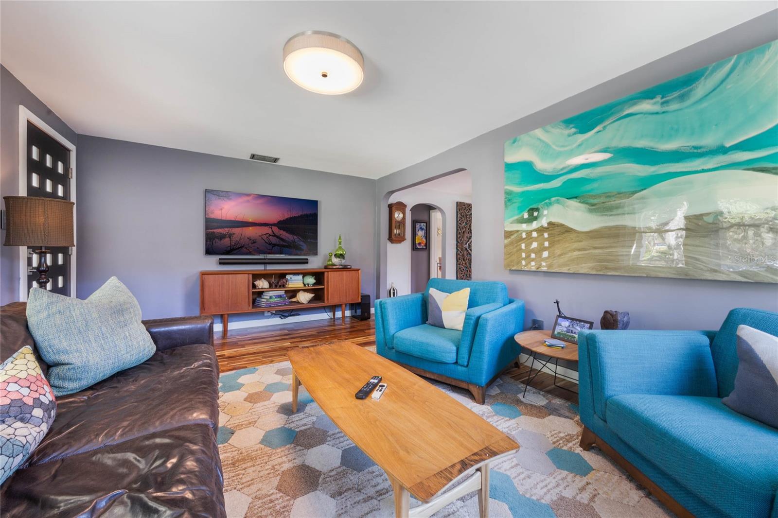 724 W NEW HAMPSHIRE ST