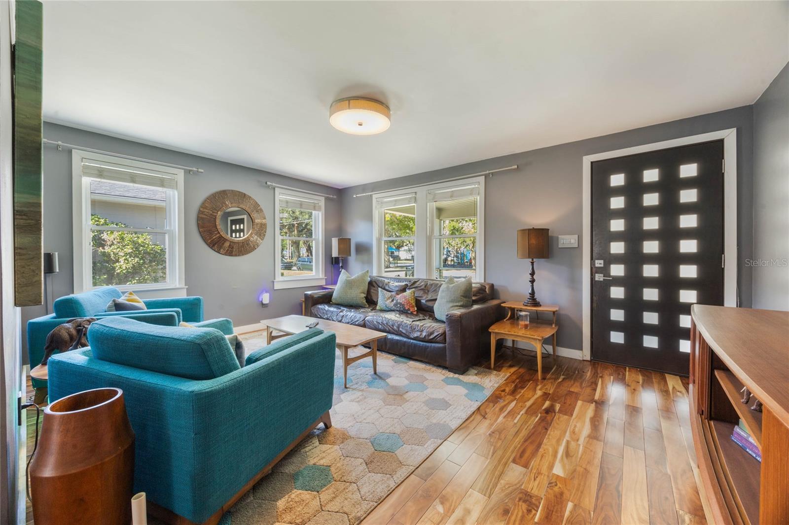 724 W NEW HAMPSHIRE ST